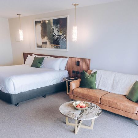 Risby Cove Boutique Hotel Strahan Esterno foto
