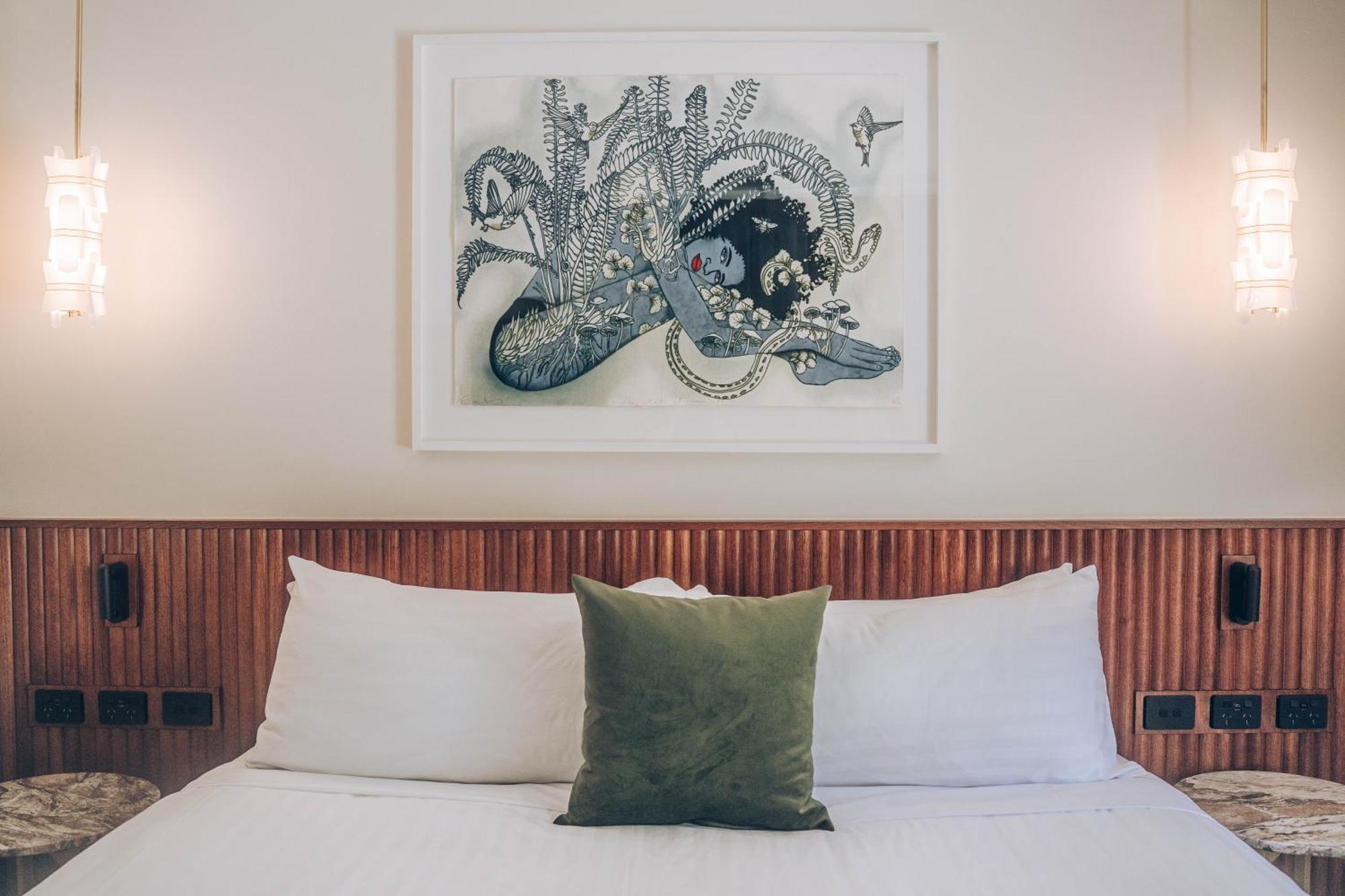 Risby Cove Boutique Hotel Strahan Esterno foto