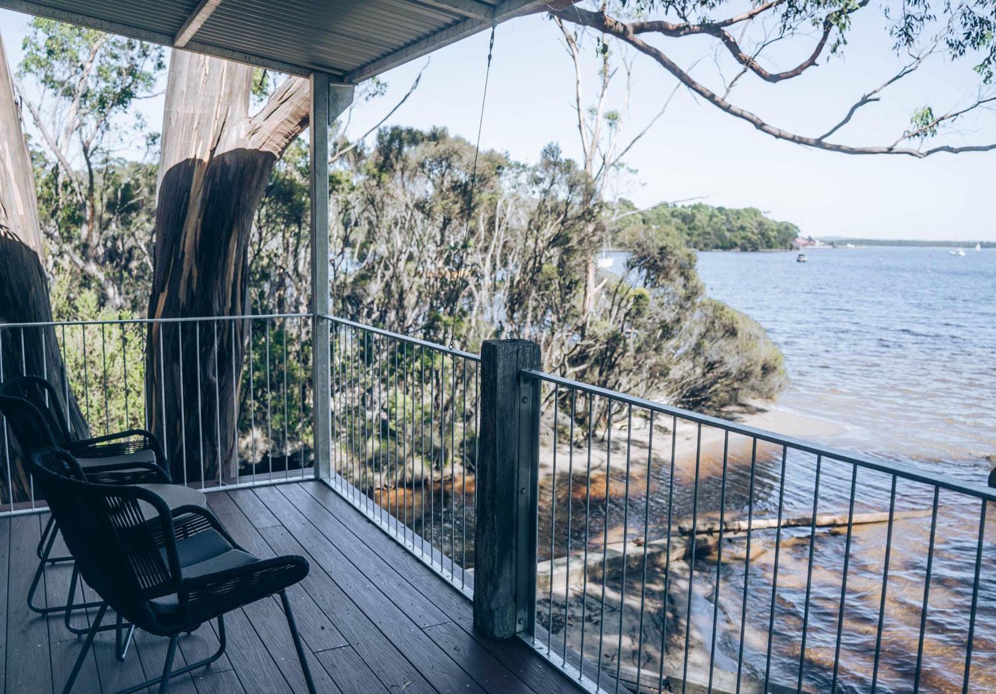 Risby Cove Boutique Hotel Strahan Esterno foto
