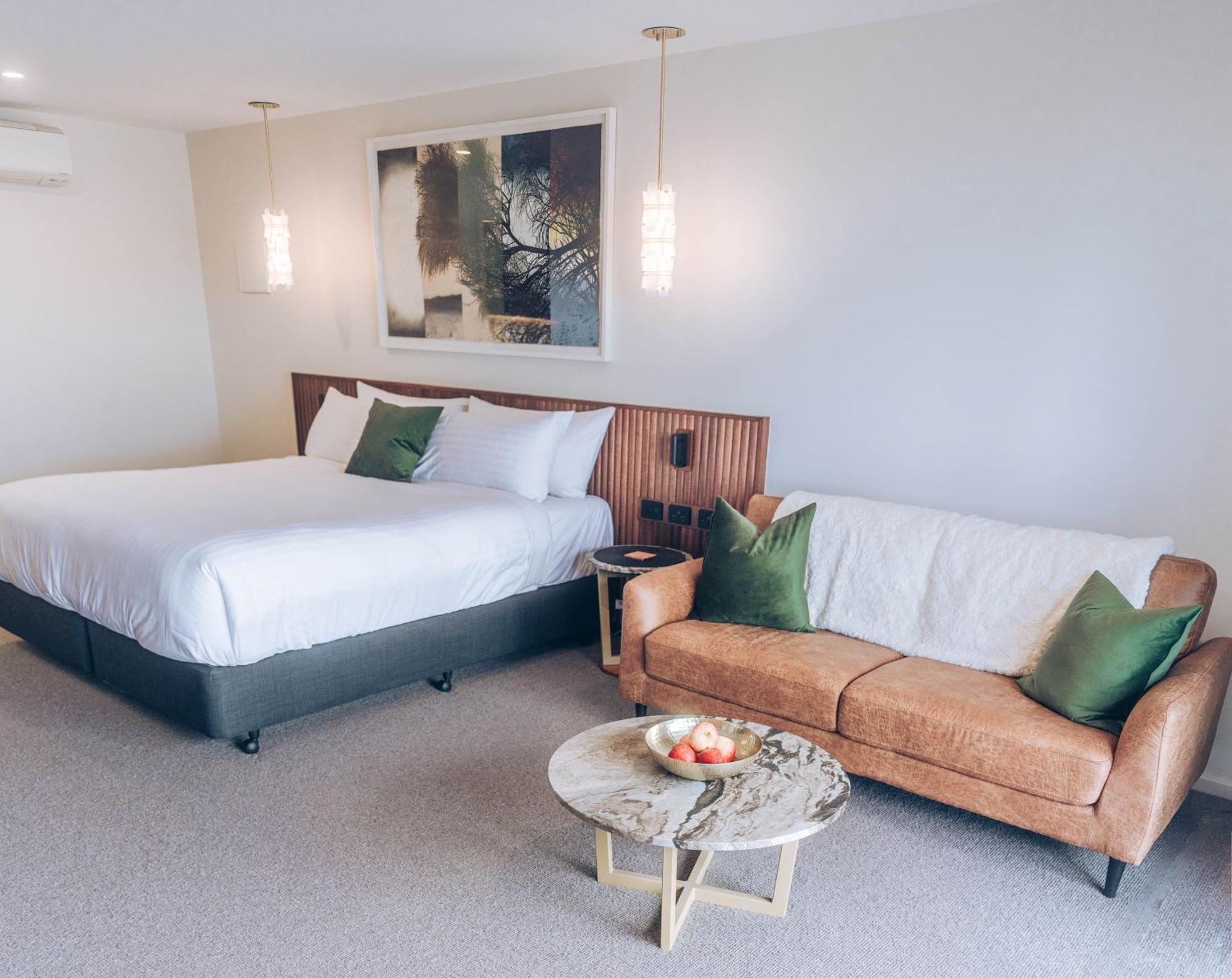 Risby Cove Boutique Hotel Strahan Esterno foto