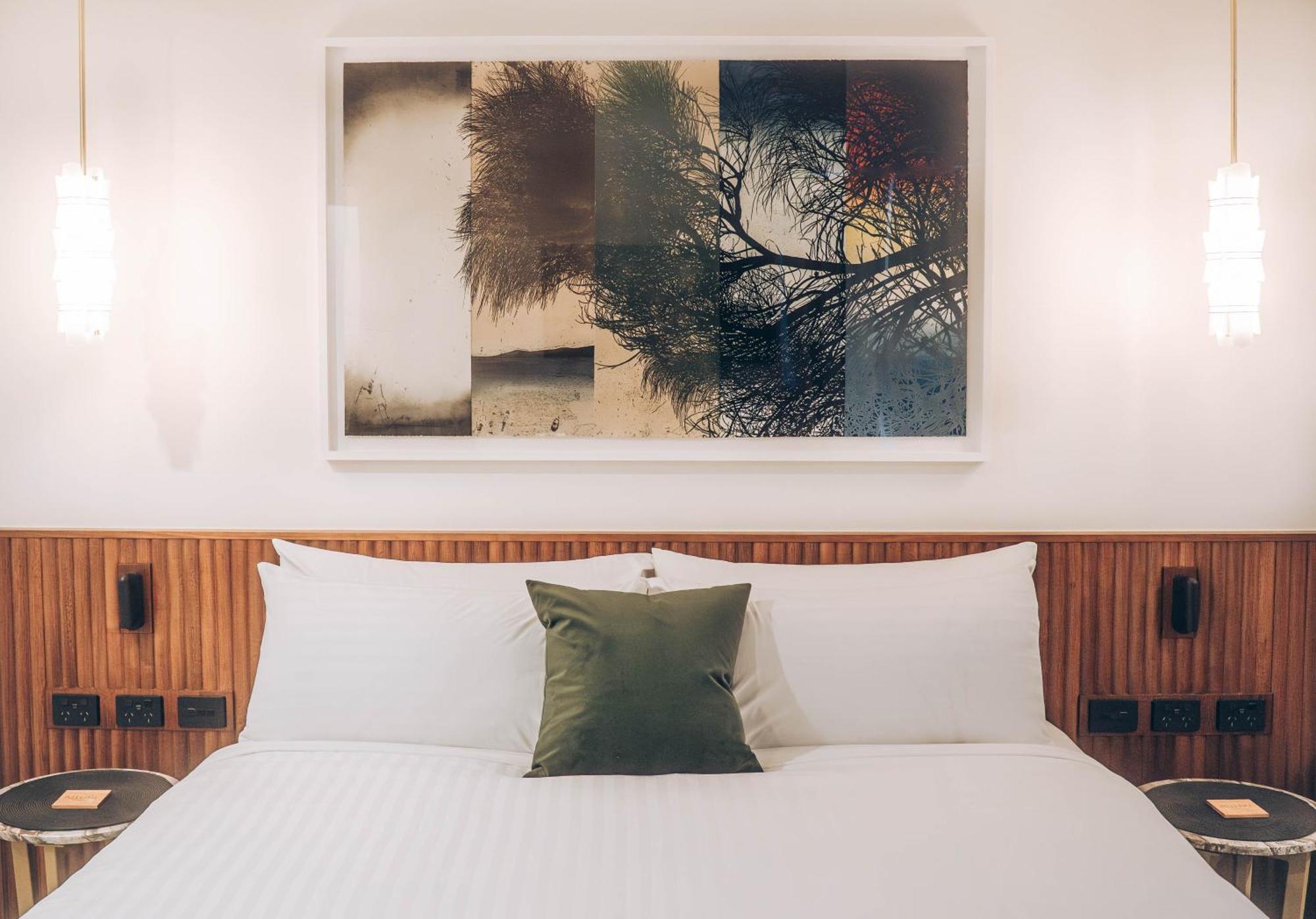 Risby Cove Boutique Hotel Strahan Esterno foto