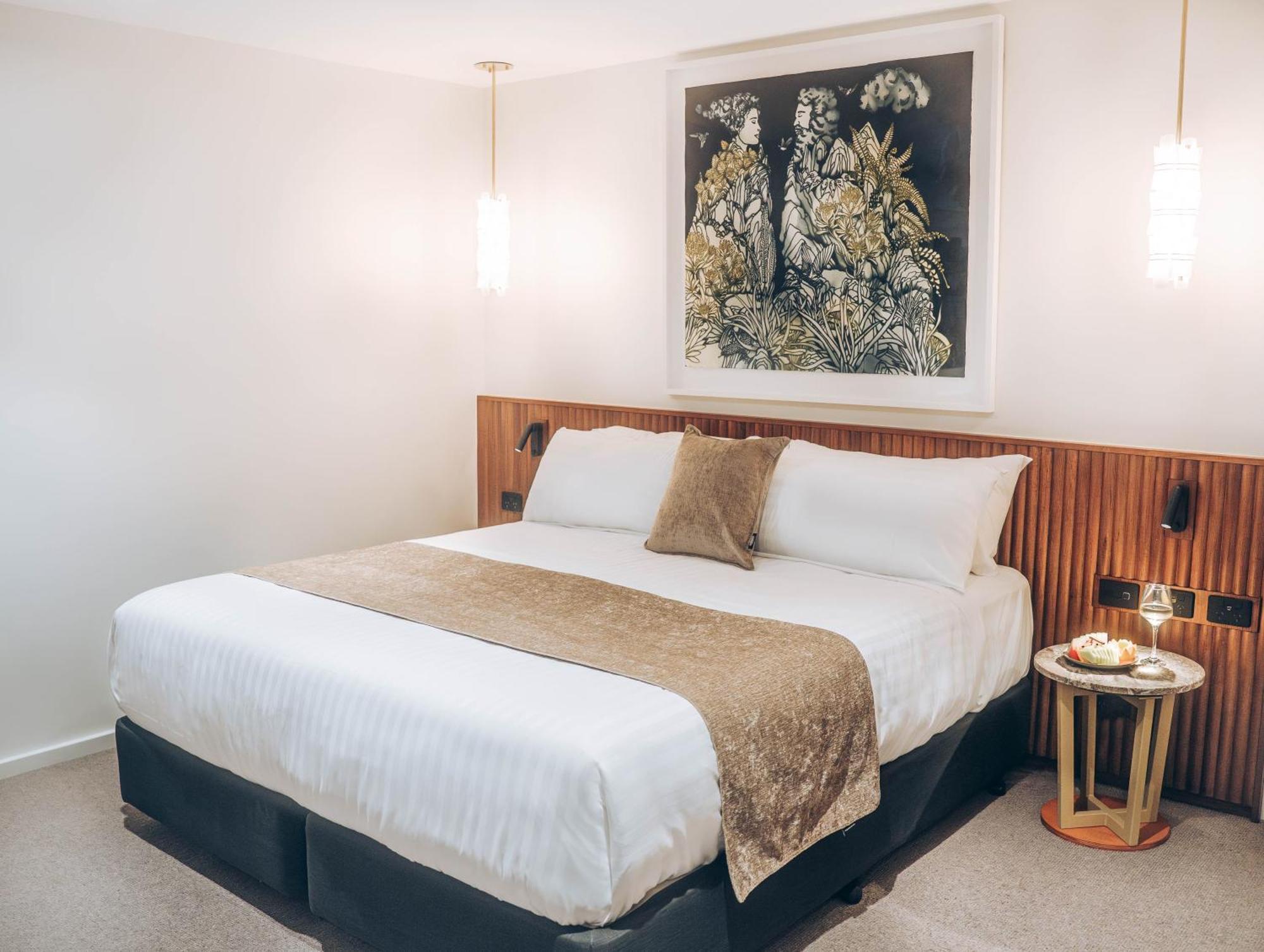 Risby Cove Boutique Hotel Strahan Esterno foto