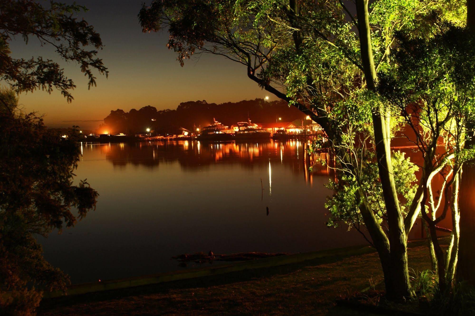 Risby Cove Boutique Hotel Strahan Esterno foto